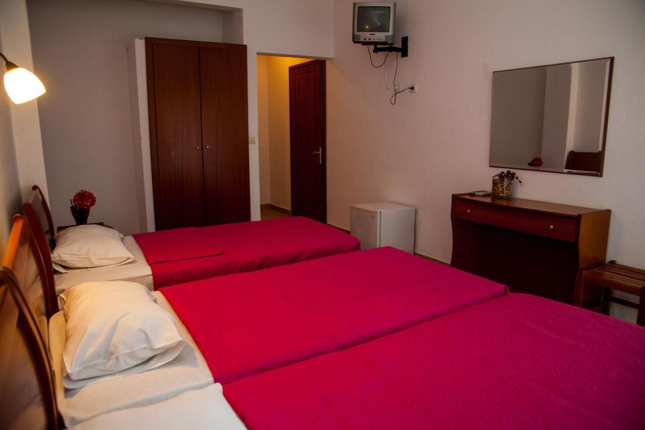 Hotel Adonis Kriopigi Buitenkant foto