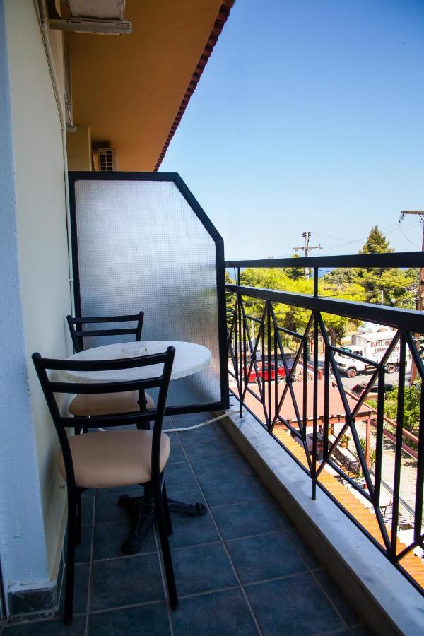 Hotel Adonis Kriopigi Buitenkant foto